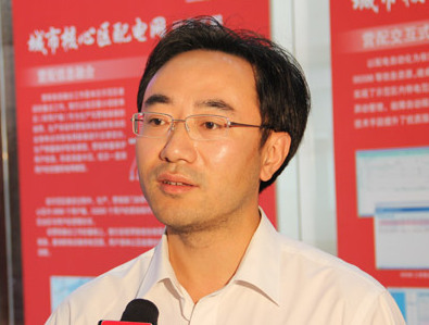 天津城南供電分公司運(yùn)維檢修部副主任周仁接受人民網(wǎng)天津視窗采訪。（攝影：崔新耀）