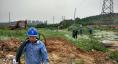 圖為6月19日，施工人員正在拆除線路