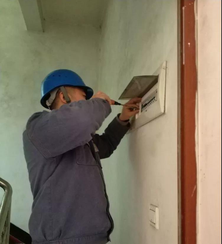 獨居老人用電3173度，家里用電異常該怎么辦？
