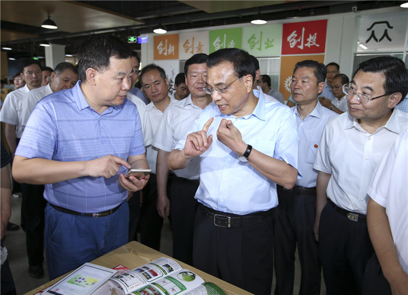 李克強(qiáng)談“互聯(lián)網(wǎng)+農(nóng)業(yè)”：讓億萬小農(nóng)戶與瞬息萬變的大市場(chǎng)更好對(duì)接