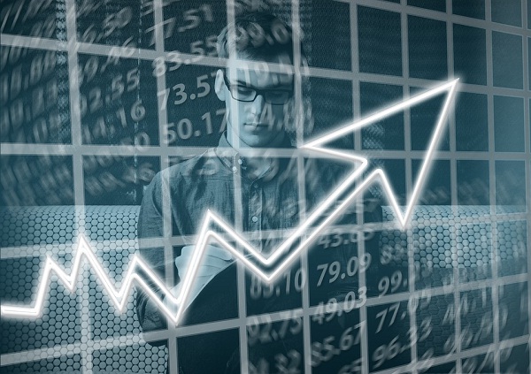 逆勢(shì)上市漲停 這兩家光伏企業(yè)有何秘訣？