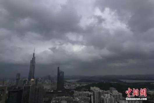 多個(gè)預(yù)警齊發(fā) 三臺風(fēng)海上共舞 強(qiáng)降雨將覆蓋我國六大流域