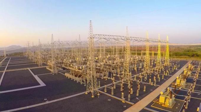 東部非洲輸電線路最長、電壓等級最高、輸送容量最大的輸變電工程★ 埃塞俄比亞復(fù)興大壩水電送出500千伏輸變電工程★ 該工程包括新建2×620千米500千伏同塔雙回線路和總長98千米的雙回400千伏輸電線路，是東  部非洲輸送距離最長、電壓等級最高、輸送容量最大的輸變電工程。
