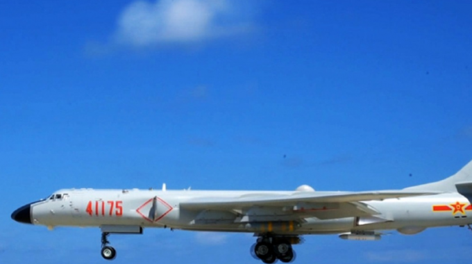 中國(guó)轟6K轟炸機(jī)首次起降南海島礁南海成為美國(guó)的“萬(wàn)能借口”