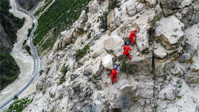 極限挑戰(zhàn)！這條“電力天路”正式投入運營