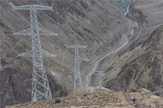 極限挑戰(zhàn)！這條“電力天路”正式投入運營